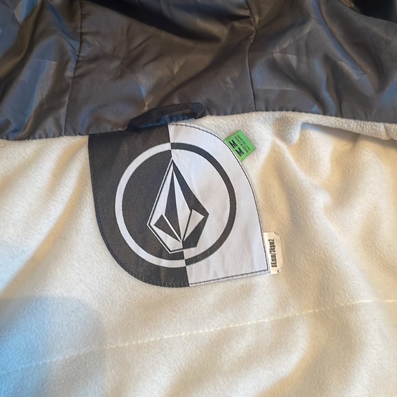 Mens Volcom snowboard jacket - Picture 2 of 3